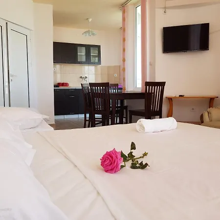 Sunny Island Gæstehus 2*