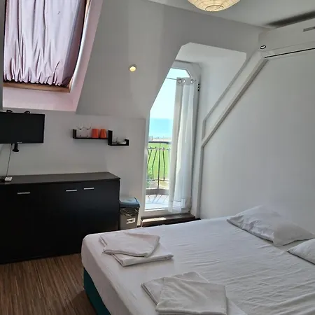 Sunny Island 2* Obzor