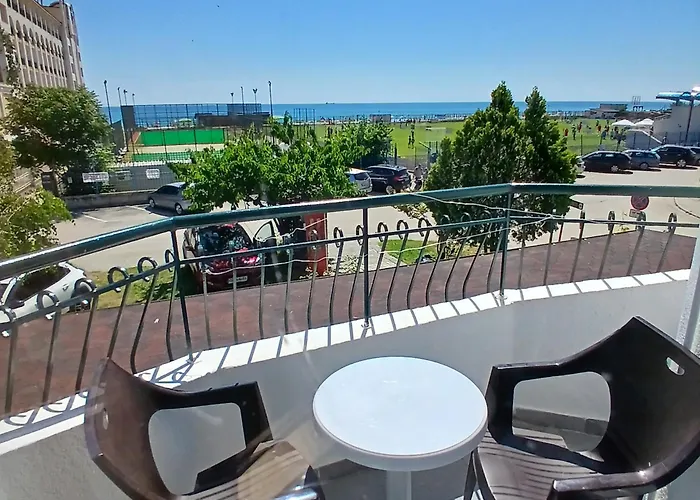 Sunny Island Πανσιόν Obzor