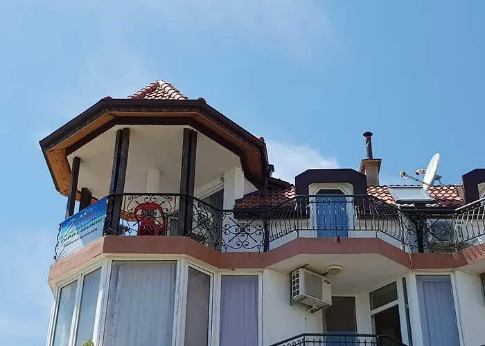 Sunny Island Πανσιόν Obzor