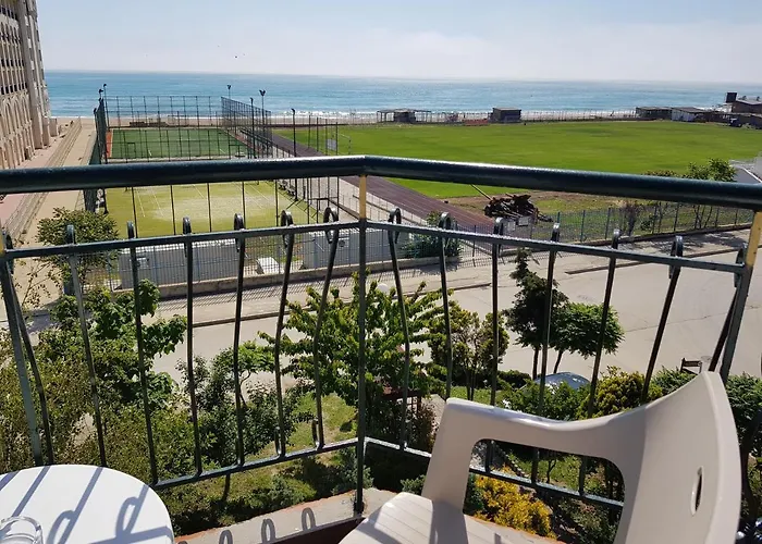 Къща за гости Sunny Island