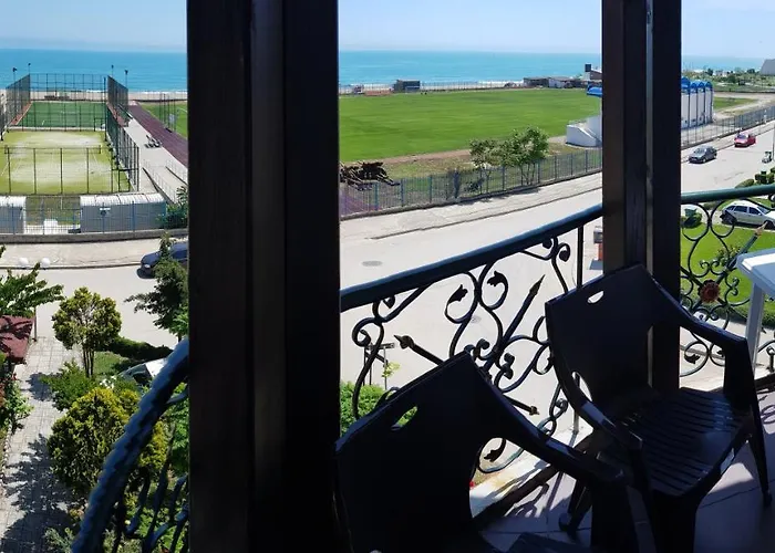 Πανσιόν Sunny Island 2*