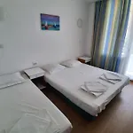 بيت ضيافة Sunny Island ابزور