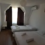 Sunny Island بيت ضيافة
