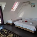 بيت ضيافة Sunny Island ابزور