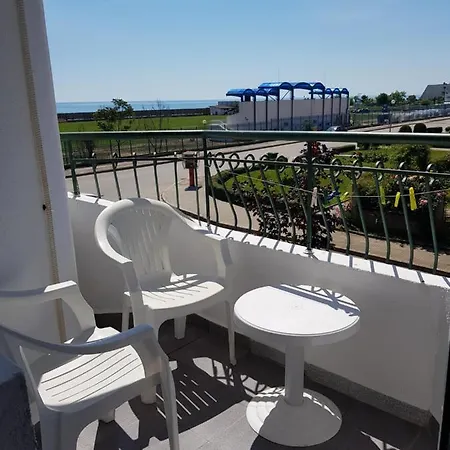 Sunny Island بيت ضيافة