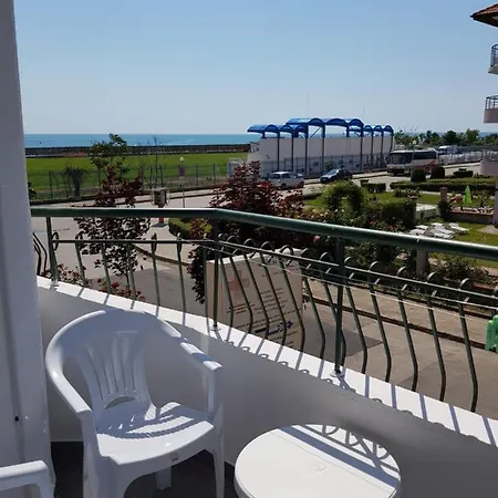 بيت ضيافة Sunny Island ابزور