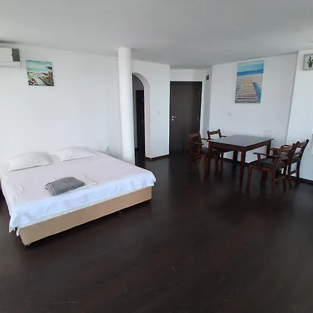 Sunny Island Pensjonat 2*