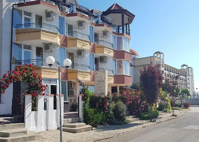 Sunny Island Гостевой дом 2*